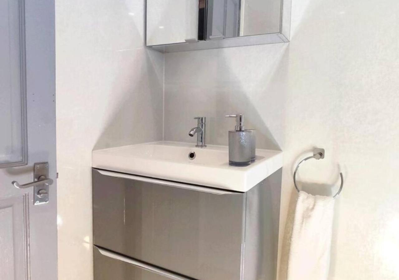 Dundee Football Stadium Apartment Luaran gambar